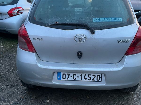 Toyota Yaris Hatchback, Petrol, 2007, Silver