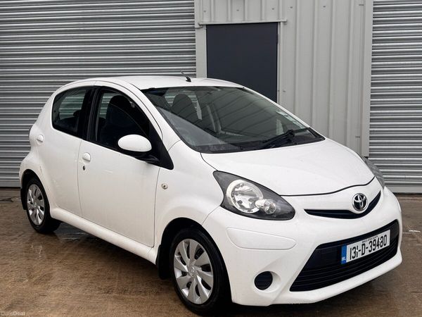 Toyota Aygo Hatchback, Petrol, 2013, White