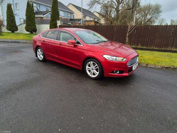 Ford Mondeo Hatchback, Diesel, 2016, Red