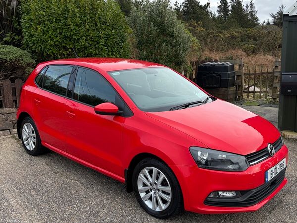 Volkswagen Polo Hatchback, Petrol, 2015, Red