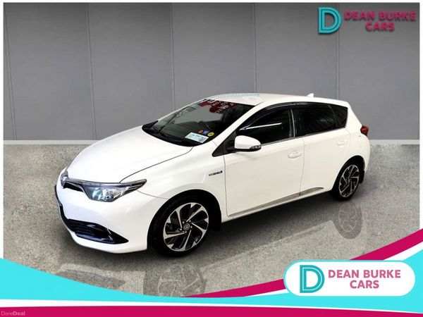 Toyota Auris Hatchback, Diesel, 2016, Red