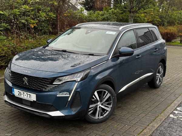 Peugeot 5008 MPV, Diesel, 2021, Blue