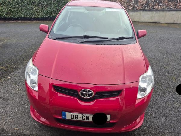 Toyota Auris Hatchback, Petrol, 2009, Red