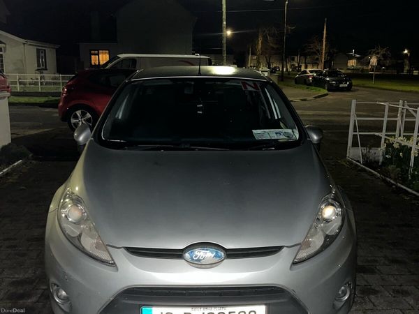 Ford Fiesta Hatchback, Diesel, 2010, Silver