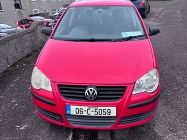 Volkswagen Polo Hatchback, Petrol, 2006, Red