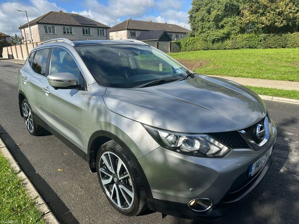 Nissan Qashqai Hatchback, Diesel, 2014, Silver