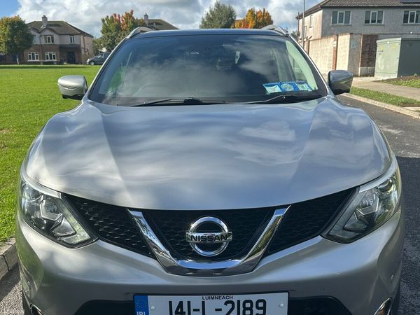 Nissan Qashqai Hatchback, Diesel, 2014, Silver