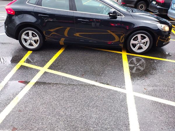 Volvo V40 Hatchback, Diesel, 2014, Black