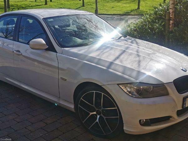 BMW 3-Series Saloon, Diesel, 2011, White