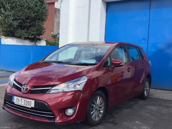 Toyota Verso MPV, Diesel, 2017, Red