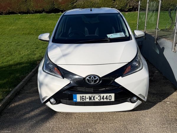 Toyota Aygo Hatchback, Petrol, 2016, White