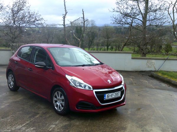 Peugeot 208 Hatchback, Diesel, 2016, Red