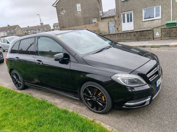 Mercedes-Benz B-Class MPV, Petrol, 2013, Black