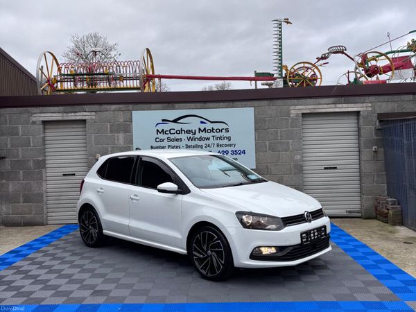 Volkswagen Polo Hatchback, Petrol, 2017, White