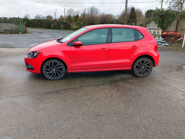 Volkswagen Polo Hatchback, Petrol, 2015, Red