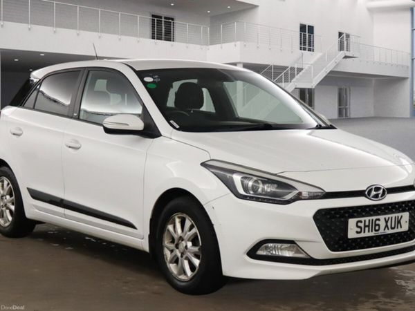 Hyundai i20 Hatchback, Petrol, 2016, White