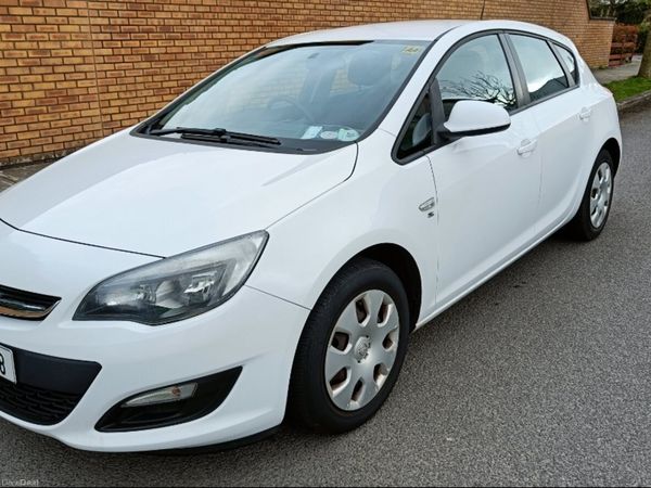 Opel Astra MPV, Petrol, 2013, White