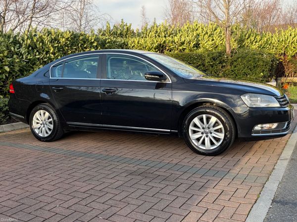Volkswagen Passat Saloon, Petrol, 2012, Black