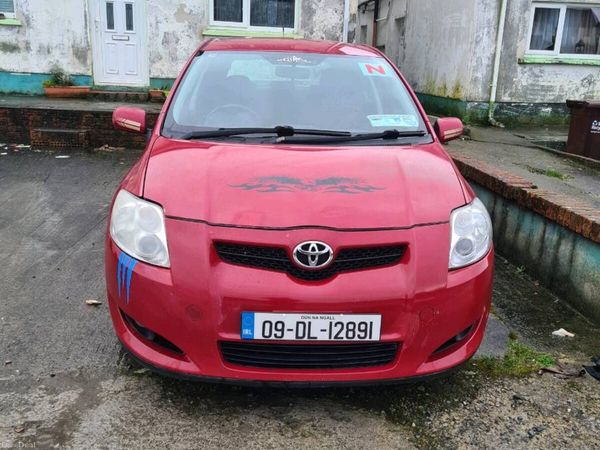 Toyota Auris Hatchback, Diesel, 2009, Red
