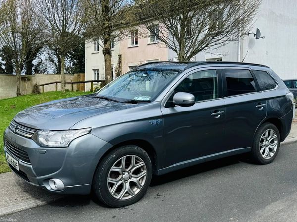Mitsubishi Outlander SUV, Petrol Plug-in Hybrid, 2015, Grey