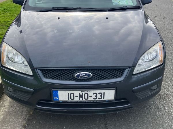 Ford Focus Hatchback, Petrol, 2010, Grey