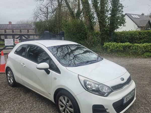 Kia Rio Hatchback, Petrol, 2015, White