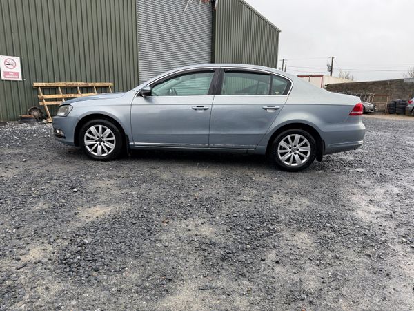 Volkswagen Passat Saloon, Diesel, 2012, Grey