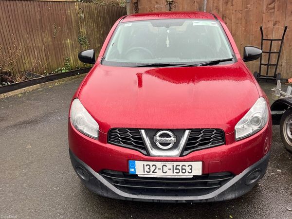 Nissan Qashqai MPV, Diesel, 2013, Red
