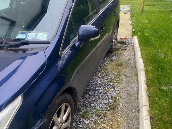 Toyota Avensis Saloon, Diesel, 2009, Blue