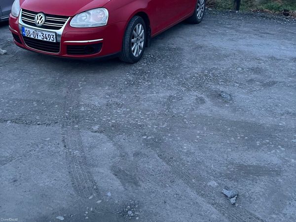 Volkswagen Jetta Saloon, Diesel, 2008, Red