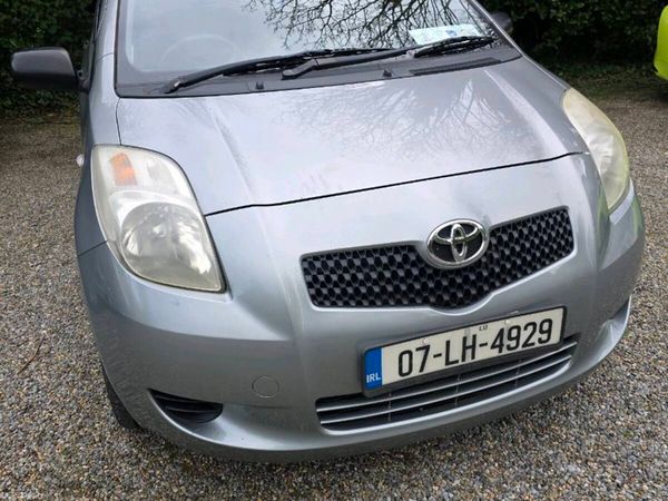 Toyota Yaris Hatchback, Petrol, 2007, Silver