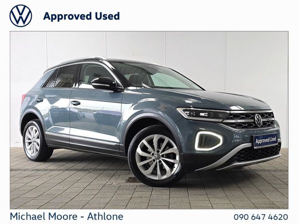 Volkswagen T-Roc SUV, Petrol, 2023, Blue