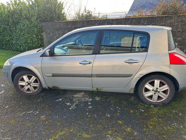 Renault Megane Hatchback, Petrol, 2006, Silver