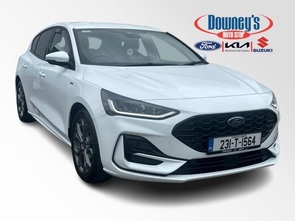 Ford Focus Hatchback, Petrol, 2023, White