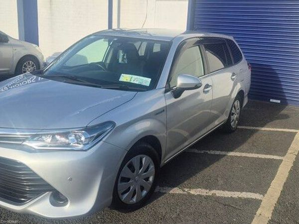 Toyota Corolla Estate, Petrol Hybrid, 2015, Silver