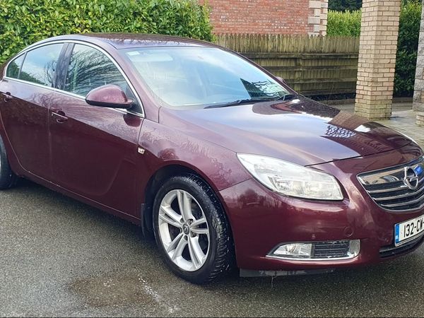 Opel Insignia MPV, Diesel, 2013, Red