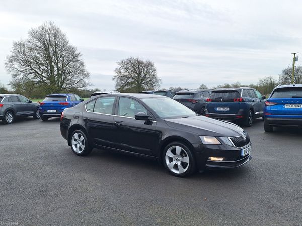 Skoda Octavia Saloon, Diesel, 2018, Black