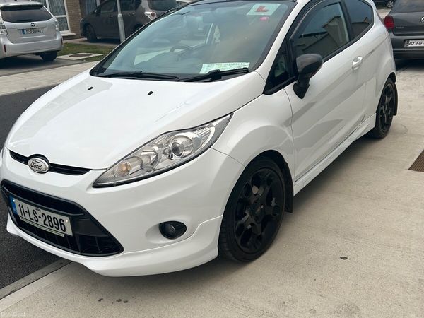 Ford Fiesta Hatchback, Petrol, 2011, White