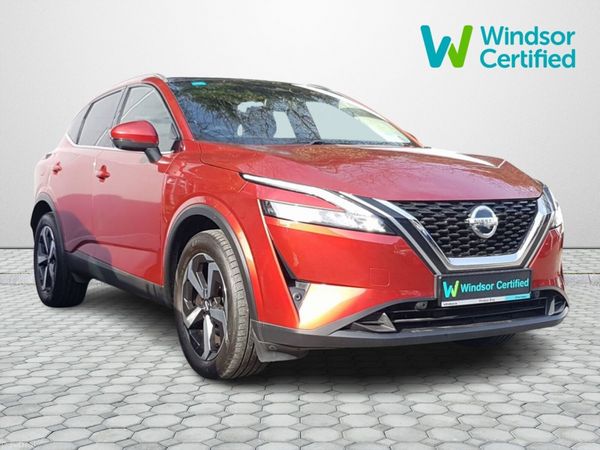 Nissan Qashqai MPV, Petrol, 2022, Red