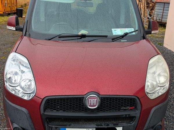 Fiat Doblo MPV, Diesel, 2011, Red