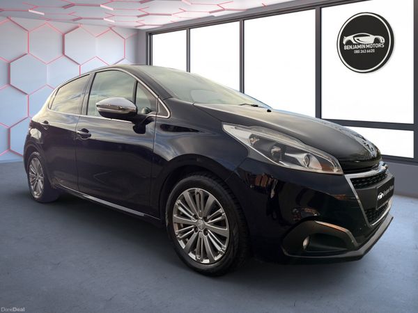 Peugeot 208 Hatchback, Petrol, 2017, Blue