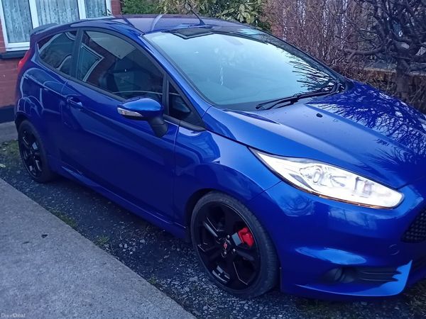 Ford Fiesta Hatchback, Petrol, 2015, Blue