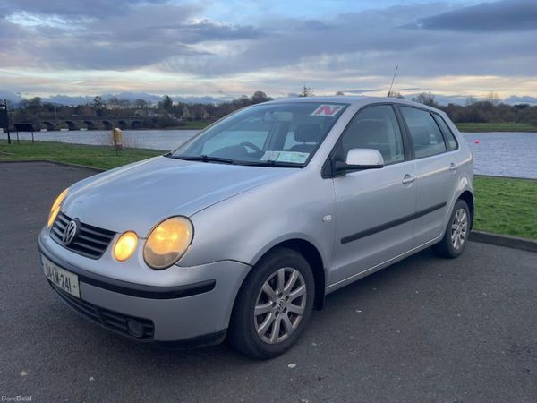 Volkswagen Polo Hatchback, Petrol, 2004, Silver