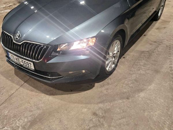 Skoda Superb Hatchback, Diesel, 2017, Grey