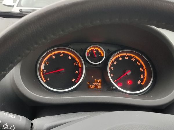 Opel Corsa Hatchback, Petrol, 2011, Silver