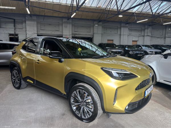 Toyota Yaris Hatchback, Petrol Hybrid, 2021, Gold
