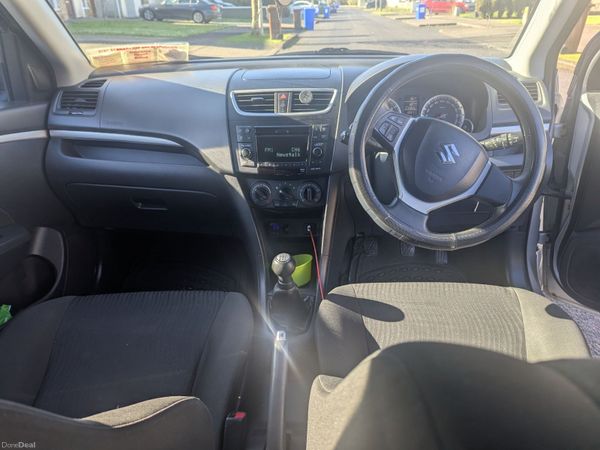Suzuki Swift Hatchback, Petrol, 2012, Silver