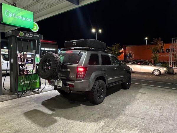 Jeep Cherokee SUV, Diesel, 2008, Silver