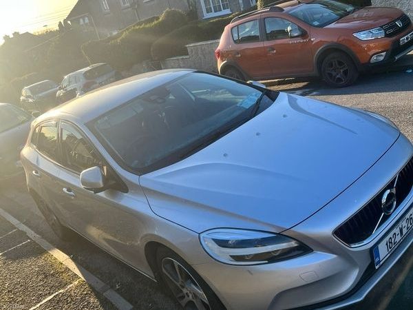 Volvo V40 Hatchback, Diesel, 2018, Grey