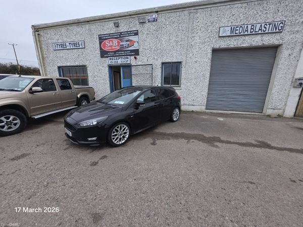 Ford Focus Hatchback, Petrol, 2017, Black